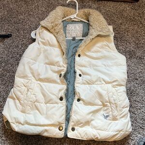 American Eagle Outfitters Cream Puffer Vest